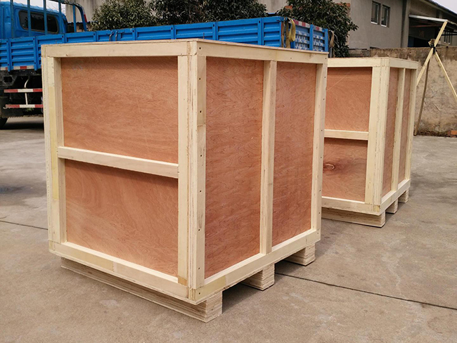 青岛木包装箱小编来讲讲免熏蒸木箱生产中应注意的问题。