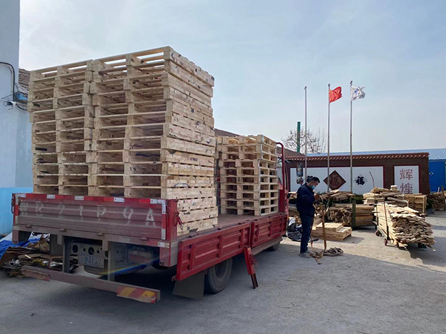 物流中心订购青岛木托盘产品已发货
