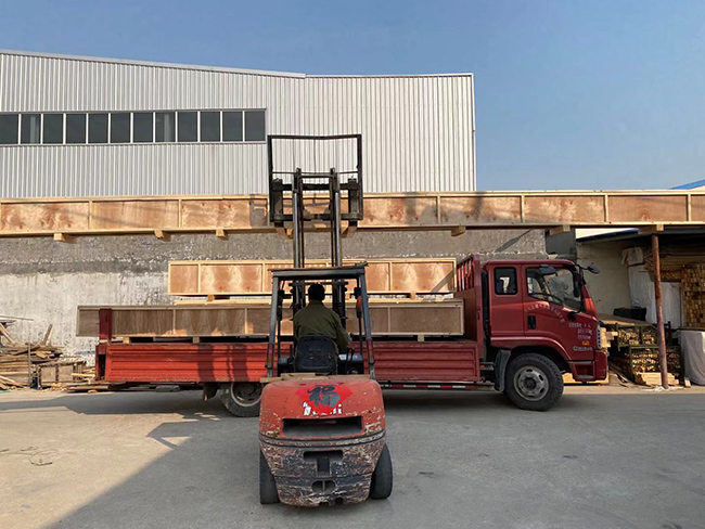 大型设备木包装箱出口生产订单完成
